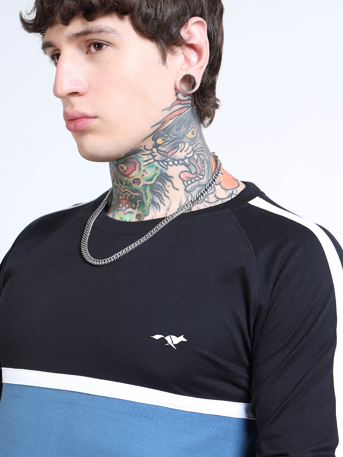 Men’s Black & Blue Colorblock Long Sleeve Crew Neck T-Shirt with Contrast Stripes