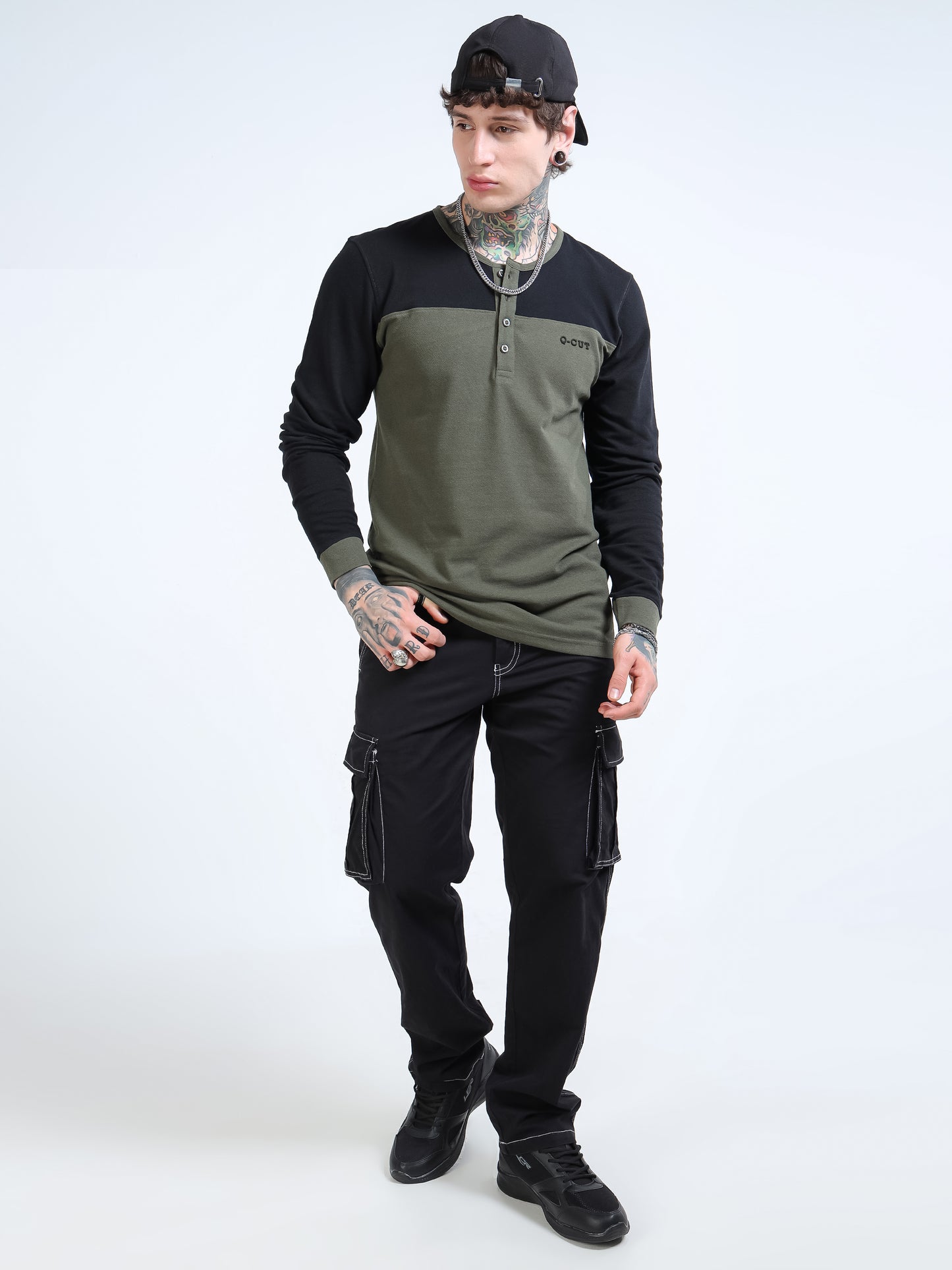 Men Colourblocked Henley Neck T-shirt