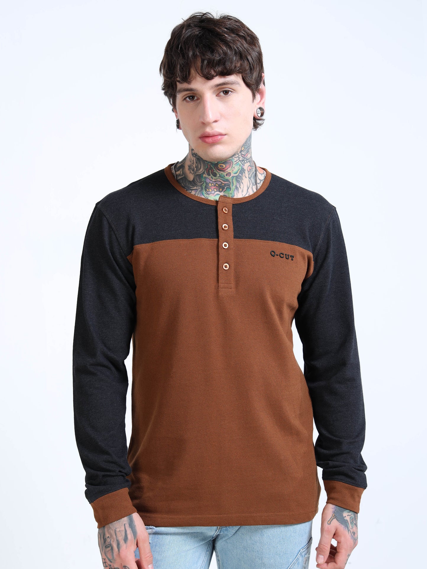Men Colourblocked Henley Neck T-shirt