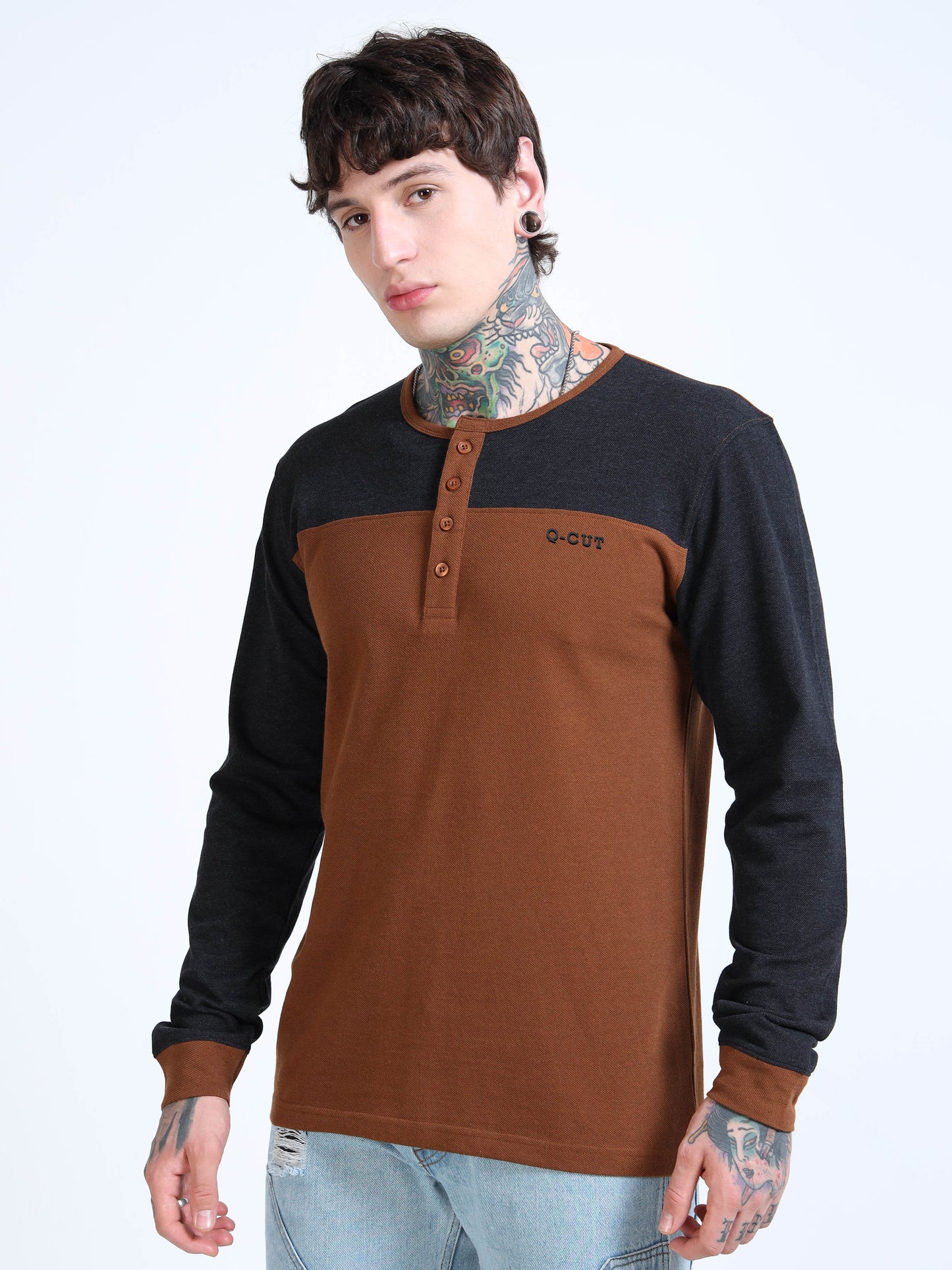 Men Colourblocked Henley Neck T-shirt