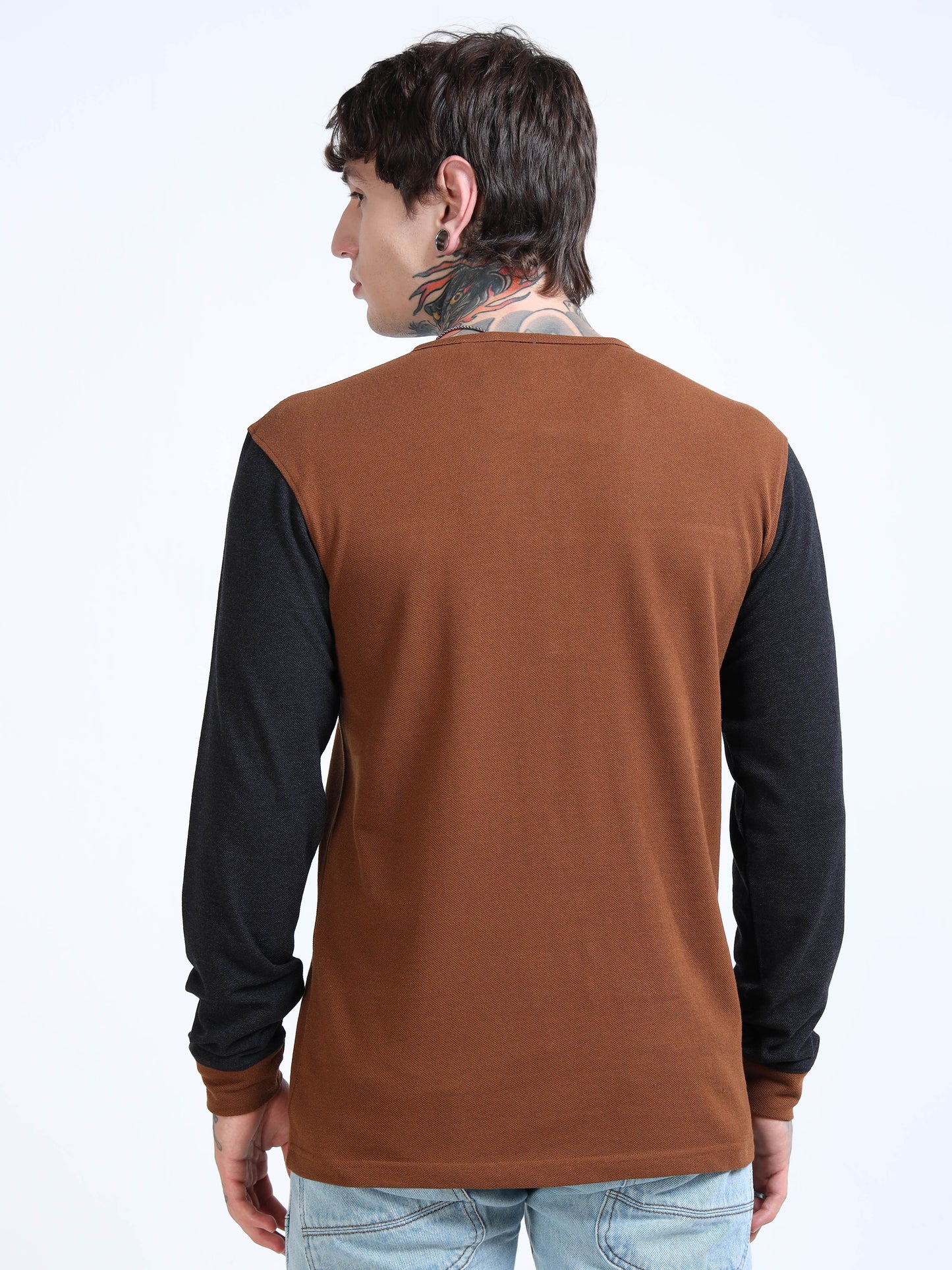 Men Colourblocked Henley Neck T-shirt
