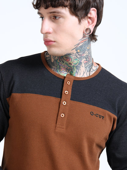 Men Colourblocked Henley Neck T-shirt
