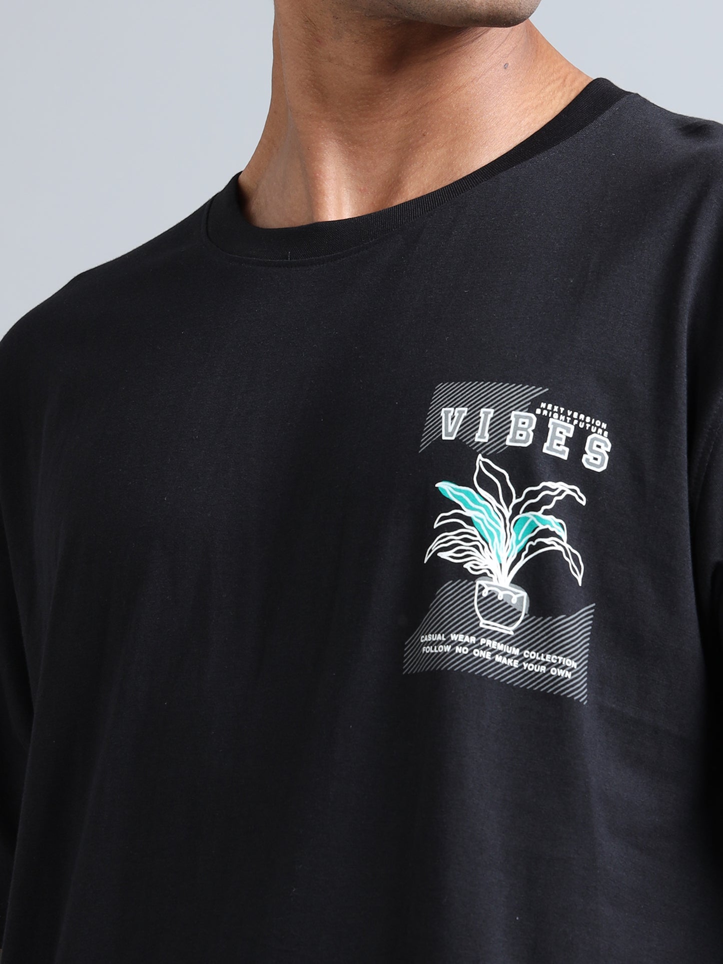 Mens VIBES Black Oversized T-Shirt – Premium Cotton Drop Shoulder | Aesthetic Back Print Streetwear