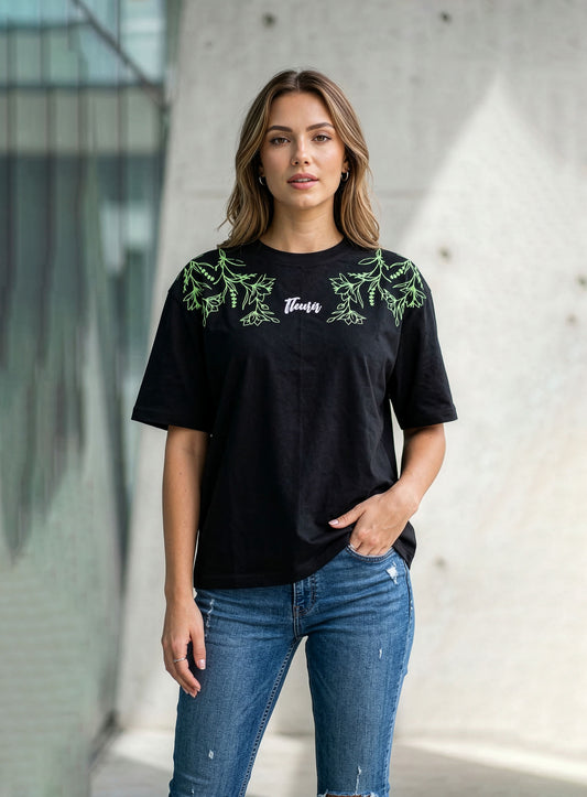 Womens Oversized Black Graphic T-Shirt – Minimal Botanical Print