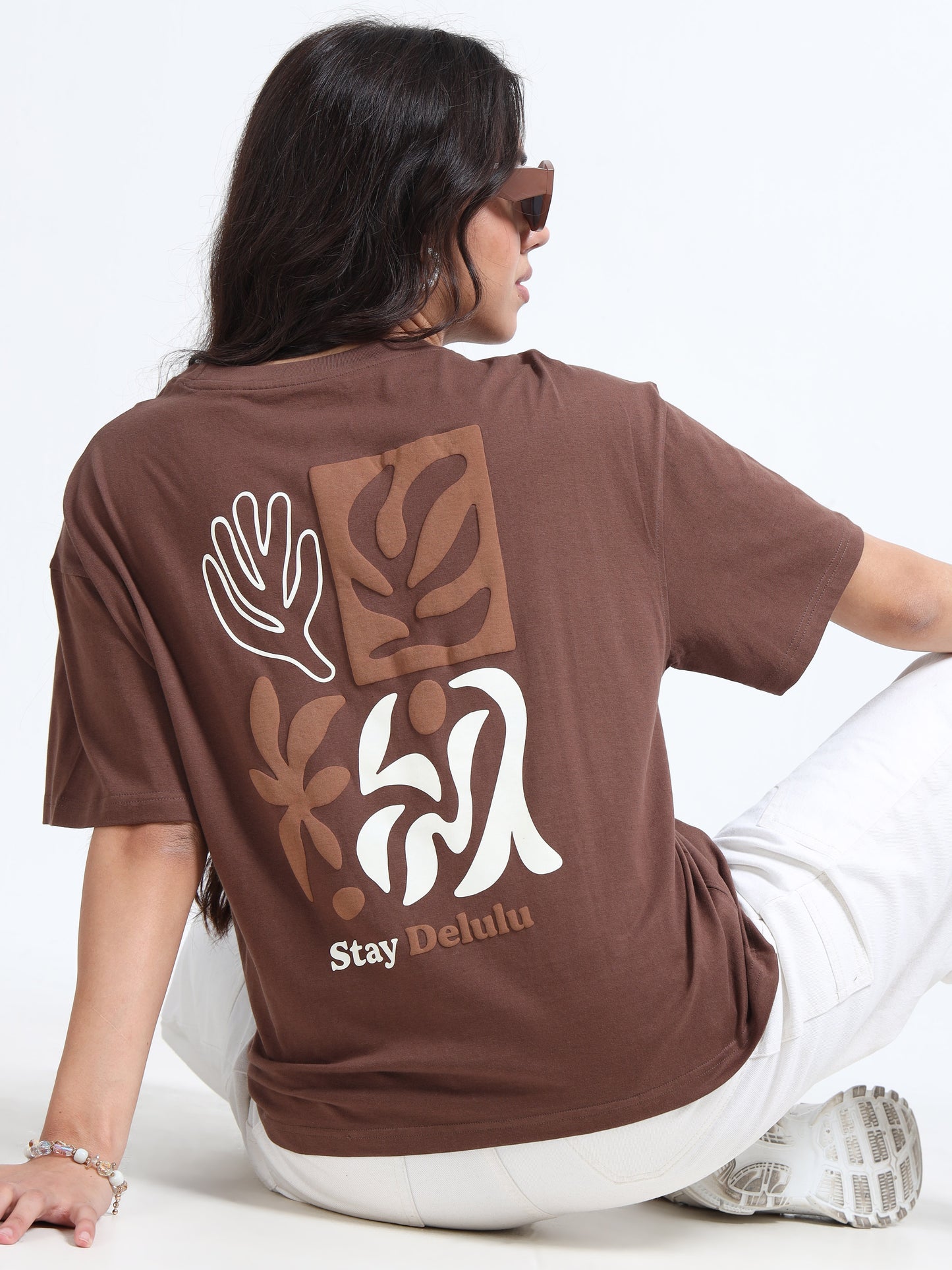Women’s Oversized Brown Tshirt – Stay Delulu Graphic Tee