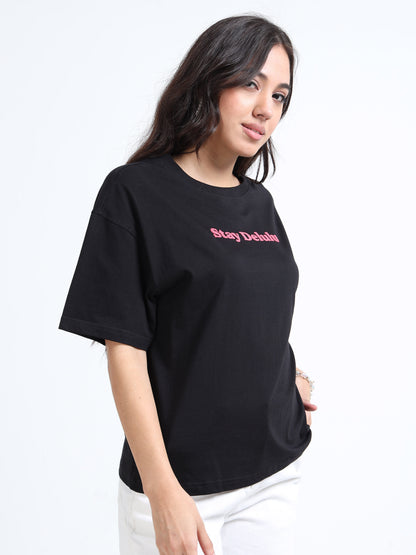 Women’s Oversized Black Tshirt – Stay Delulu Graphic Tee