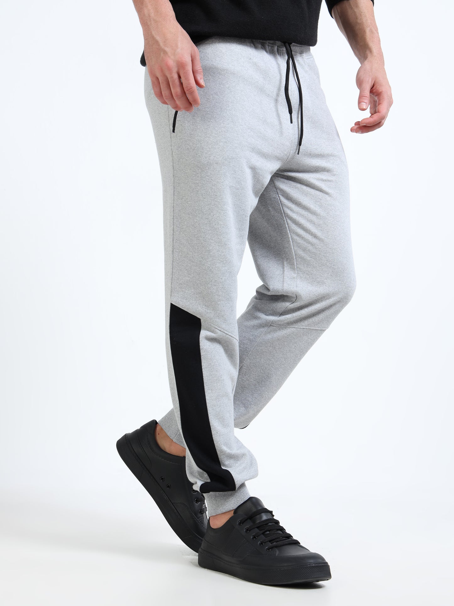 Men Mid-Rise Color-Blocked Joggers