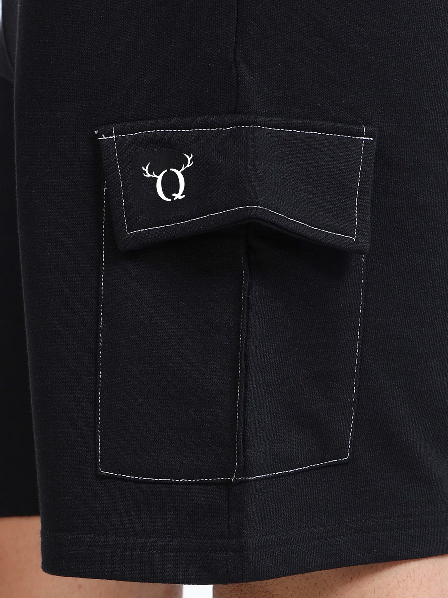 Men Outdoor Regular Fit Mid-Rise Cargo Shorts