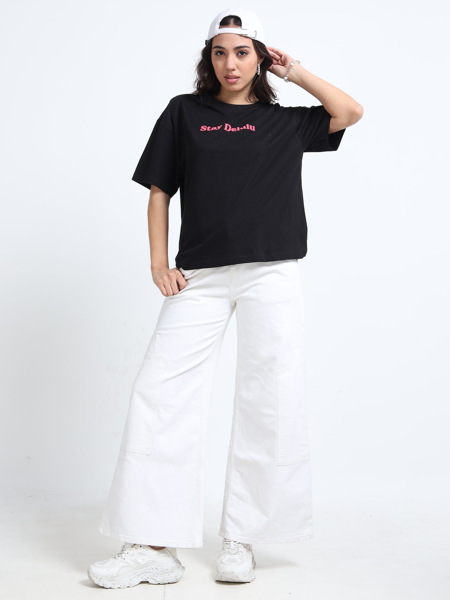 Women’s Oversized Black Tshirt – Stay Delulu Graphic Tee
