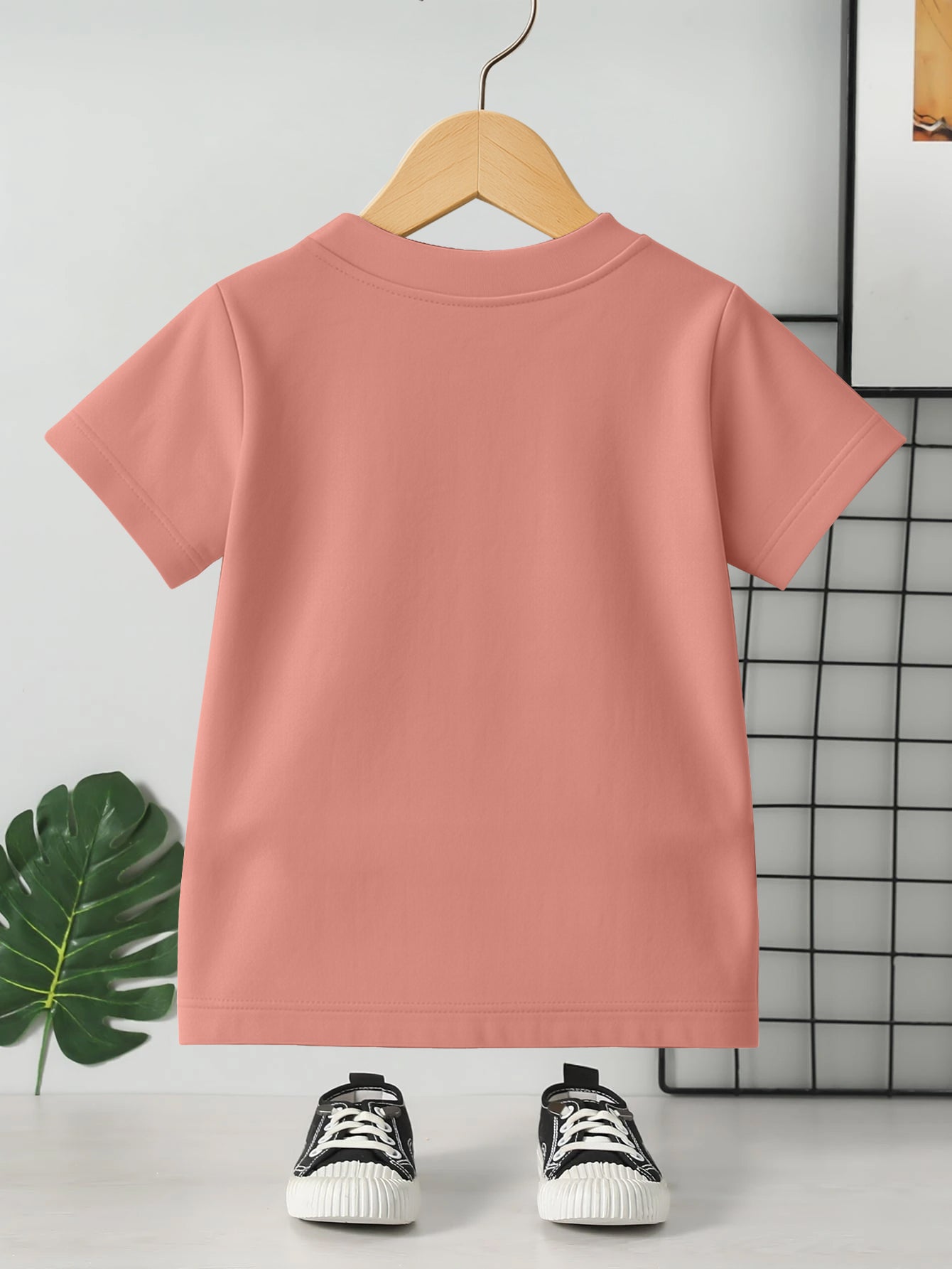 Kids Round Neck Graphic Printed Pure Cotton T-shirt