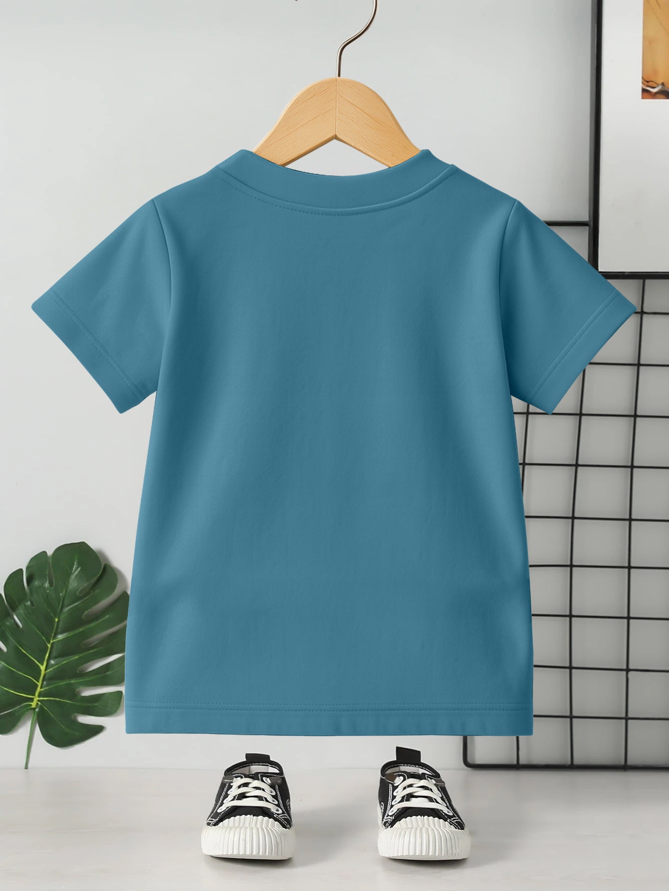 Kids Round Neck Graphic Printed Pure Cotton T-shirt